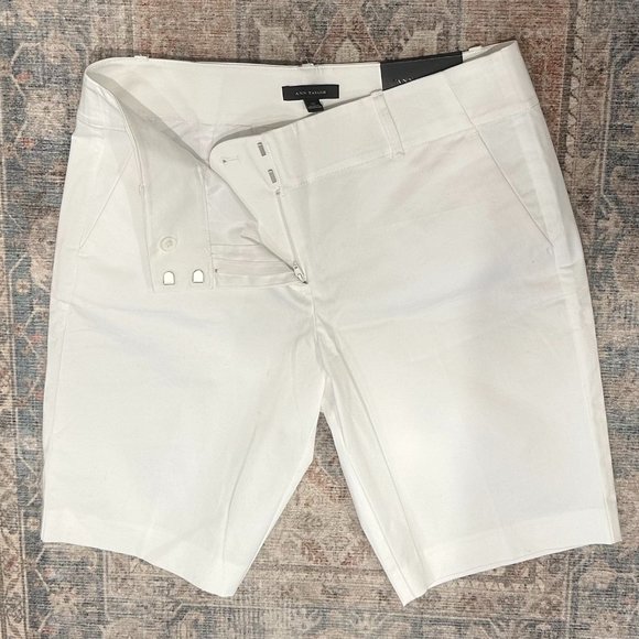 Ann Taylor Pants - ANN TAYLOR MODERN FIT BOARDWALK SHORT | SIZE: 10